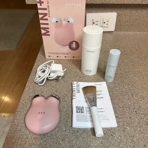 NuFace Mini+ Kit in Soft Pink